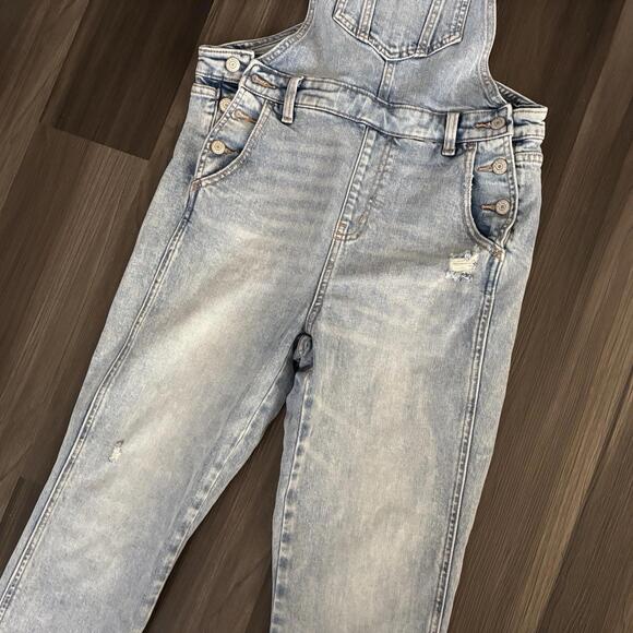 Old Navy Overalls Women 6 Light Wash Denim Bib Skinny Hip Zip Carpenter Festival - Picture 4 of 9